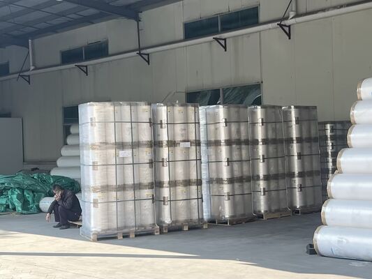 17 ~ 45 미크론의 매트 열 라미네이션 필름 두께 10-60m/min 라미네이션 속도 흰색 및 진주 흰색