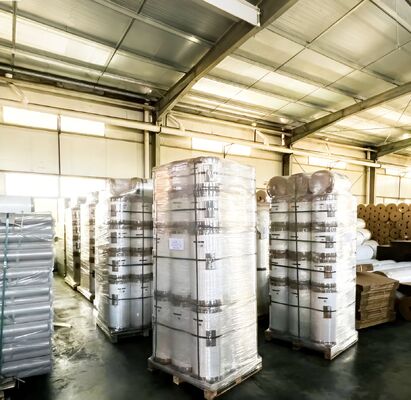 90 GU 이상 반짝이는 수준 반짝이는 라미네이션 필름, 습도 방지 및 이중 측면 코로나 치료