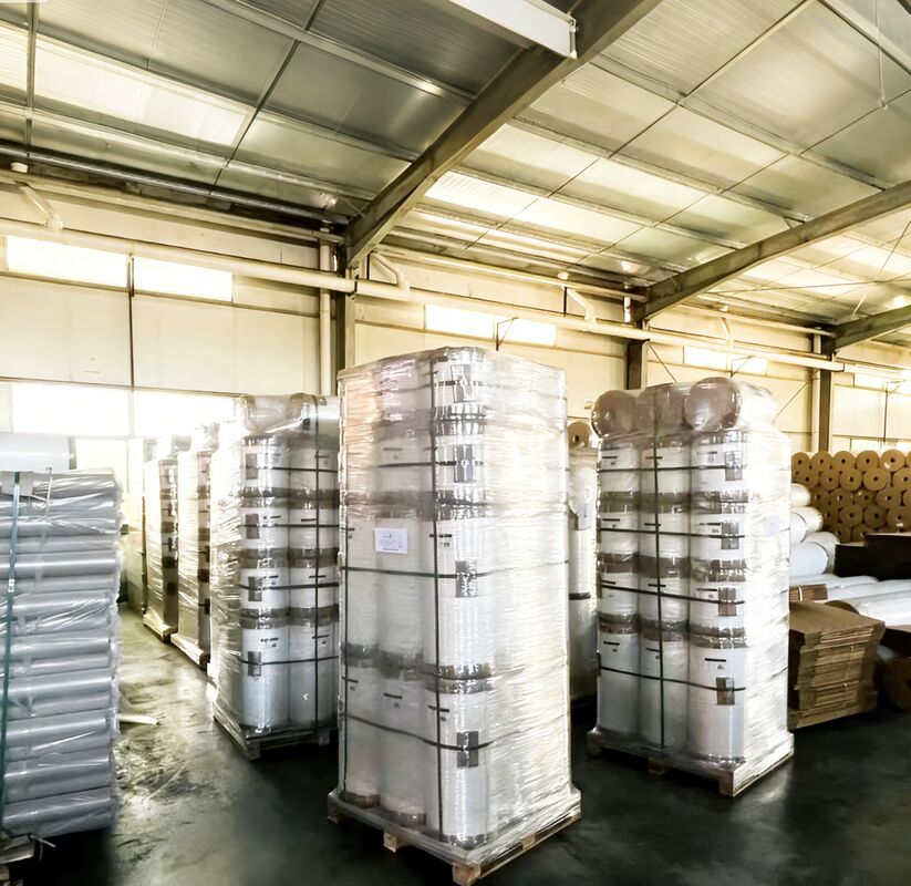 90 GU 이상 반짝이는 수준 반짝이는 라미네이션 필름, 습도 방지 및 이중 측면 코로나 치료