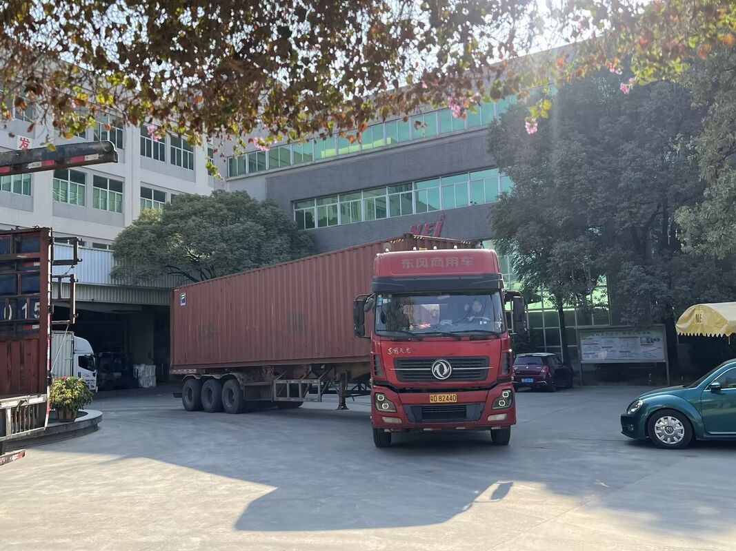 열 활성 접착제 및 부드러운 경직성을 가진 PET 열 라미네이션 필름, 최대 2200mm 너비 응용 프로그램